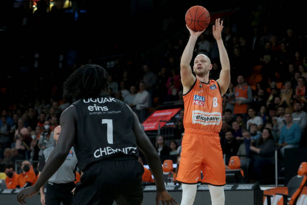 梁靖崑战胜 梁靖崑战胜